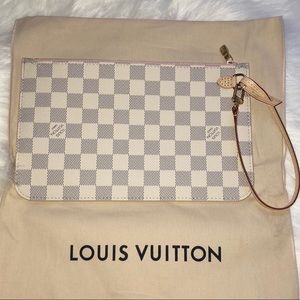 ✨SOLD✨Louis Vuitton neverfull pochette
